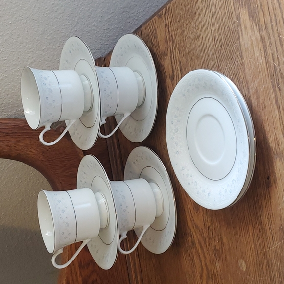 Liling Brocade Blue and Pink Set of 5 Tea Cups and 6 Saucers - Picture 11 of 16